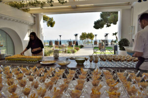 200 aperitivos indios listos para los asistentes
